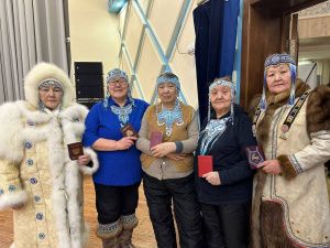 Во второй день выборов в селе Эйик Оленекского района проголосовали 100% избирателей