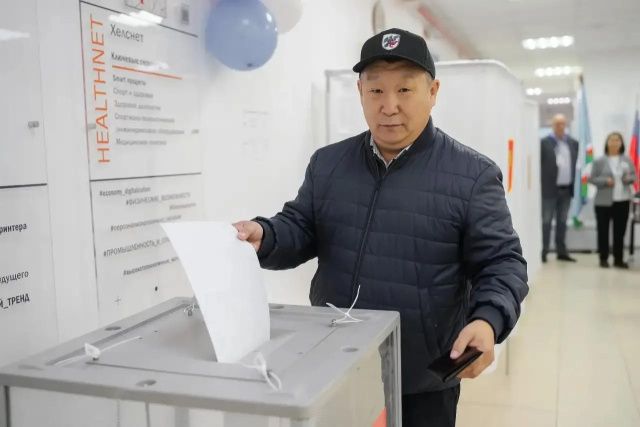 Министр и мэр уже проголосовали