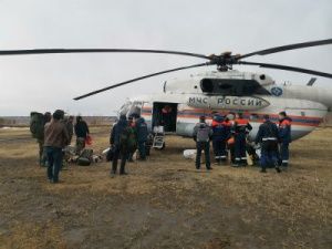 В Ленский район вылетела первая группа спасателей