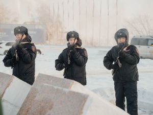 В Якутске возложили цветы в честь города-героя Ленинграда