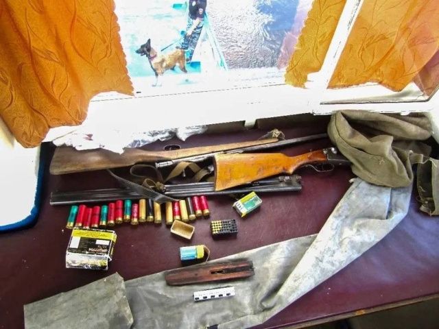 Ружьё и карабин без разрешения: у капитана парома в Нижнем Бестяхе изъяли оружие