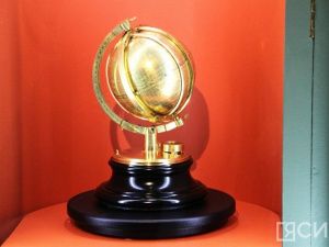 «Покидали стены музея только 35 лет назад»: Эрмитаж привез в Якутию солнечные часы императрицы