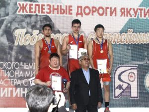 Международный турнир по вольной борьбе на призы Акционерной компании «Железные дороги Якутии» выявил сильнейших юных борцов