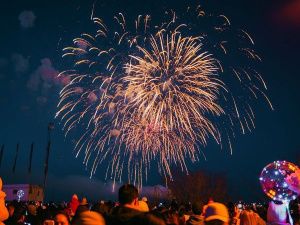 В  Якутске прогремел праздничный салют в честь 80-летия Великой Победы