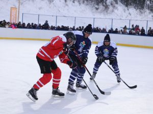 Зрелищной ничьей завершился матч звёзд мирового хоккея с якутской командой у Ленских столбов