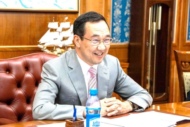 Ил Дархан работает в федеральных органах власти