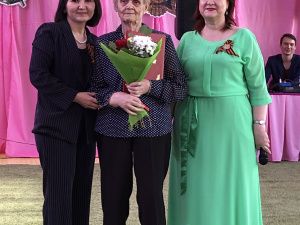 Школьники Губинского округа поздравили ветеранов ВОВ