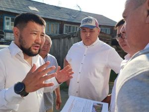 Глава Якутска провел выездное совещание в Строительном округе