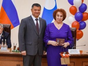 В День учителя вручили госнаграды педагогам