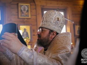 В Лазареву субботу Архиепископ Роман совершил Литургию в Спасском монастыре