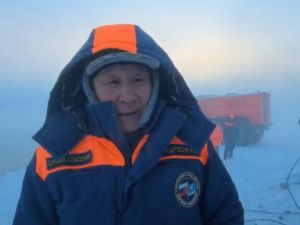 Спасателей вызвал мужчина, который смог выбраться из утонувшего в Лене авто