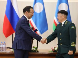 Айсен Николаев вручил государственные награды работникам лесной охраны Якутии