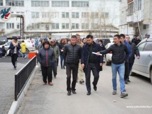 Евгений Григорьев проверил состояние дворовых территорий после ремонта в Промышленном округе