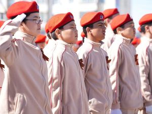 В Якутске торжественно подняли Знамя Победы