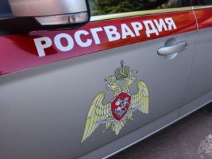 В Якутске два гостя избили хозяина квартиры и похитили его вещи