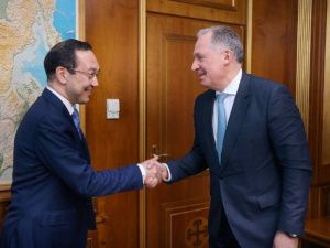 Глава Якутии встретился с Президентом Олимпийского комитета РФ Станиславом Поздняковым