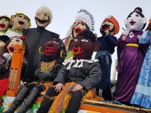 Рука в руке дружнее наш союз. На века  велика его сила.