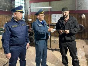 В Оймяконском районе МЧС России контролирует пожарную безопасность котельных в условиях экстремального холода