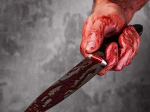 Житель Якутии тремя ударами ножа в шею убил инвалида-колясочника