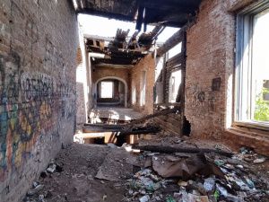 В Якутске призвали закрыть доступ к заброшенным зданиям