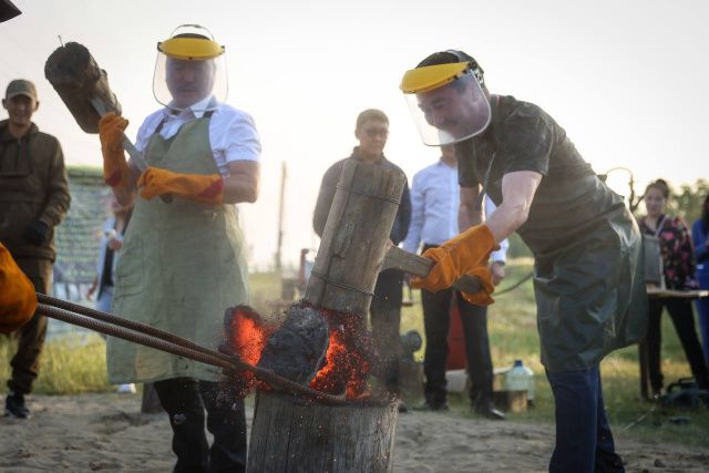 Ил Дархан кует железо, пока оно горячо