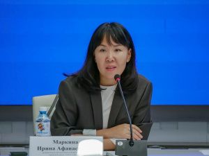 Цветом церемонии награждения премии «Эйгэ-2024» стал оттенок Future Dusk