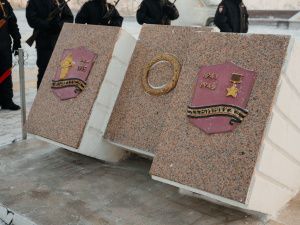 В Якутске возложили цветы в честь города-героя Ленинграда