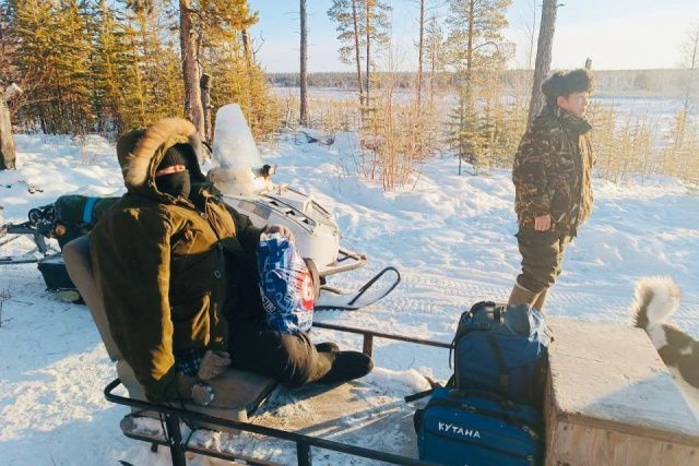 В Сунтарском районе Якутии спасатели помогли охотнику получить медицинскую помощь