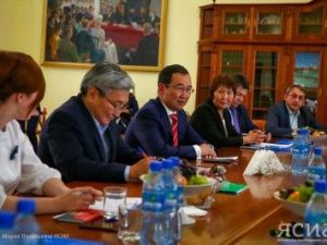 Айсен Николаев встретился с доверенными лицами