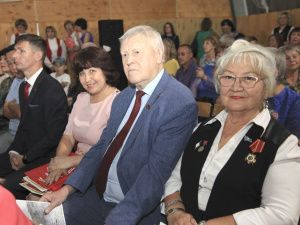 С ЛЕНИНЫМ — ЗА СЧАСТЬЕ РАБОЧИХ  