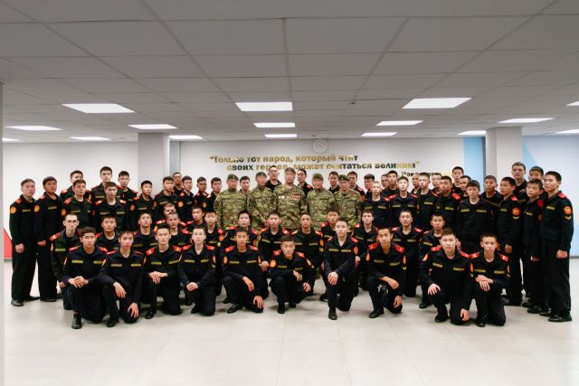 Сотрудники отдела специального назначения УФСИН «Белый медведь» провели урок мужества