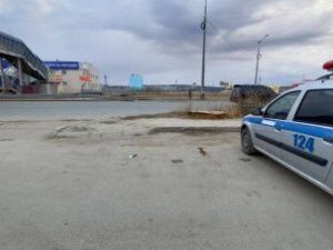 80-летняя пенсионерка переходила дорогу в неположенном месте и попала под машину