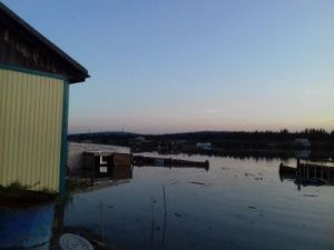 Вода прорвала дамбу и затопила город Верхоянск