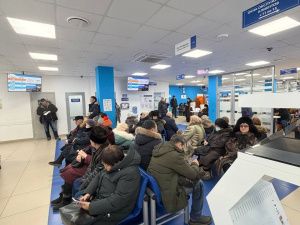 Горожане жалуются на очереди в ДЭК