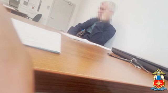 В Якутии возбуждено уголовное дело по факту попытки дачи взятки сотруднику транспортной полиции