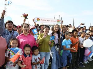 Айсен Николаев и жители Усть-Алданского района почтили память героев Баягантайского наслега  