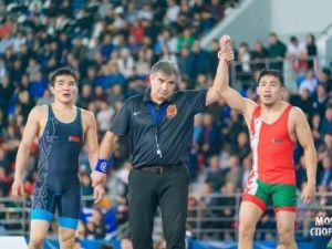 Арыйаан Тютрин и кубинец Ортега оспорят золото Коркинского турнира в наилегчайшем весе