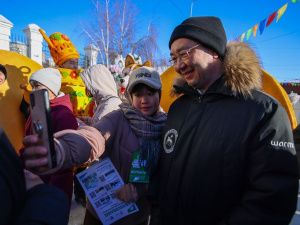 Глава Якутии посетил праздник «Широкая Масленица»