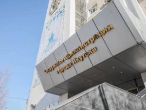 Глава Якутска потребовала ужесточить дисциплину перевозчиков, а Якутск ждет прибытия новых автобусов 