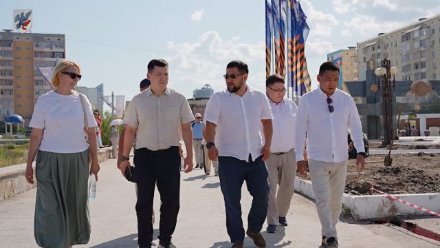 В Якутске на площади Победы оборудуют систему автоматического полива