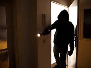 В дом к женщине проник пьяный 28-летний мужчина