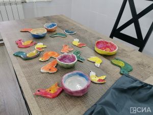 В Якутске 16 человек с инвалидностью трудоустроились в новую творческую мастерскую