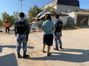 В Якутске снесли незаконное строение