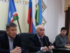 В Вилюйске единороссы ополчились на своего секретаря, заподозрив его в предательстве