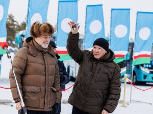 Кирилл Бычков вручил главам районов Якутии ключи от новых автобусов