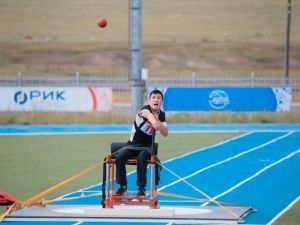 Мощь и сила: В Амге завершились соревнования по толканию ядра среди лиц с ПОДА