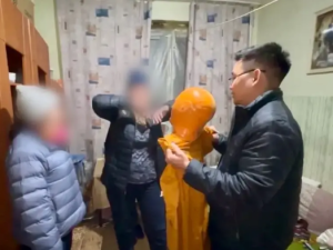 Удар ножом в спину сожителя