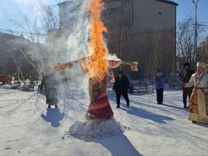 В Доме дружбы народов в Якутске ярко отметили Масленицу