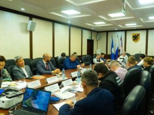 Якутская городская Дума обсудила вопросы бюджета, образования и транспорта