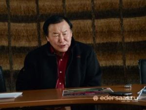 Юрий Куприянов поздравляет народного писателя Якутии Василия Васильева–Харысхал с 70-летием 